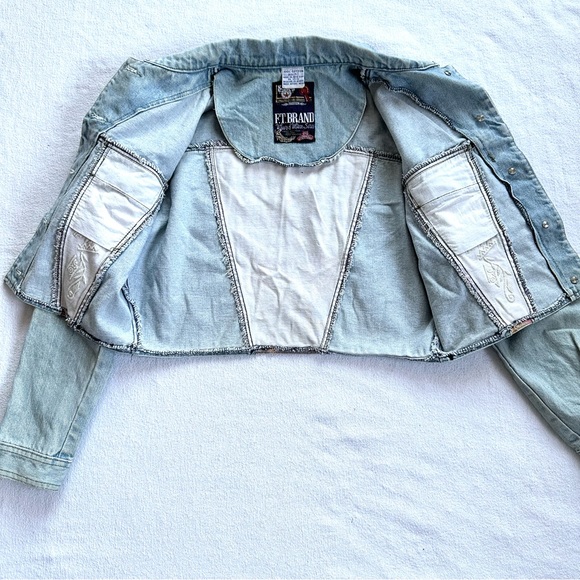 VTG FT BRAND CROPPED LIGHT WASH DENIM JACKET WITH SOUTHWEST PANEL ACCENTS.Sz S - Picture 9 of 10